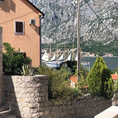 Apartmani Petrija Prčanj エクステリア 写真