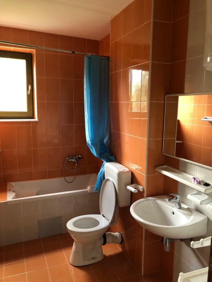Apartmani Petrija Prčanj エクステリア 写真