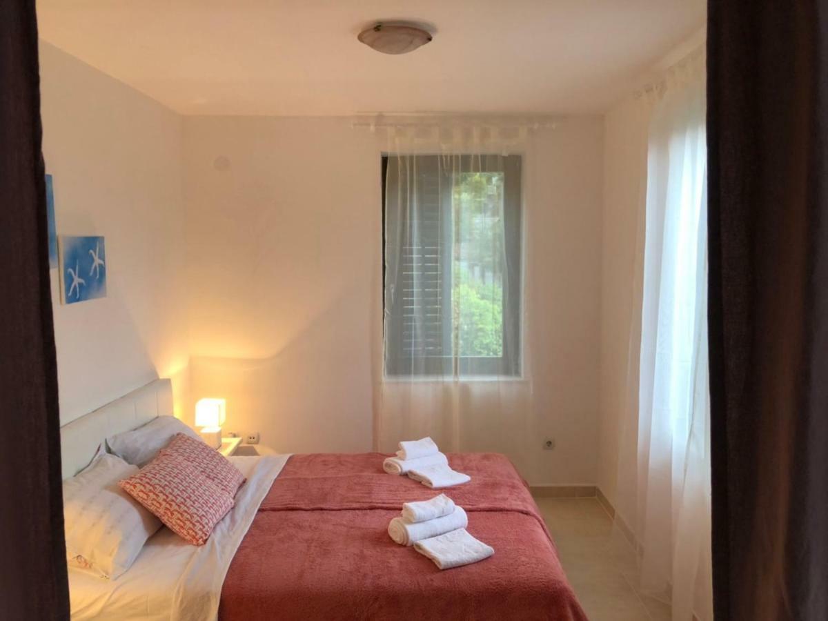 Apartmani Petrija Prčanj エクステリア 写真