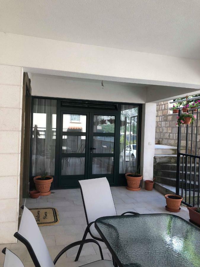 Apartmani Petrija Prčanj エクステリア 写真
