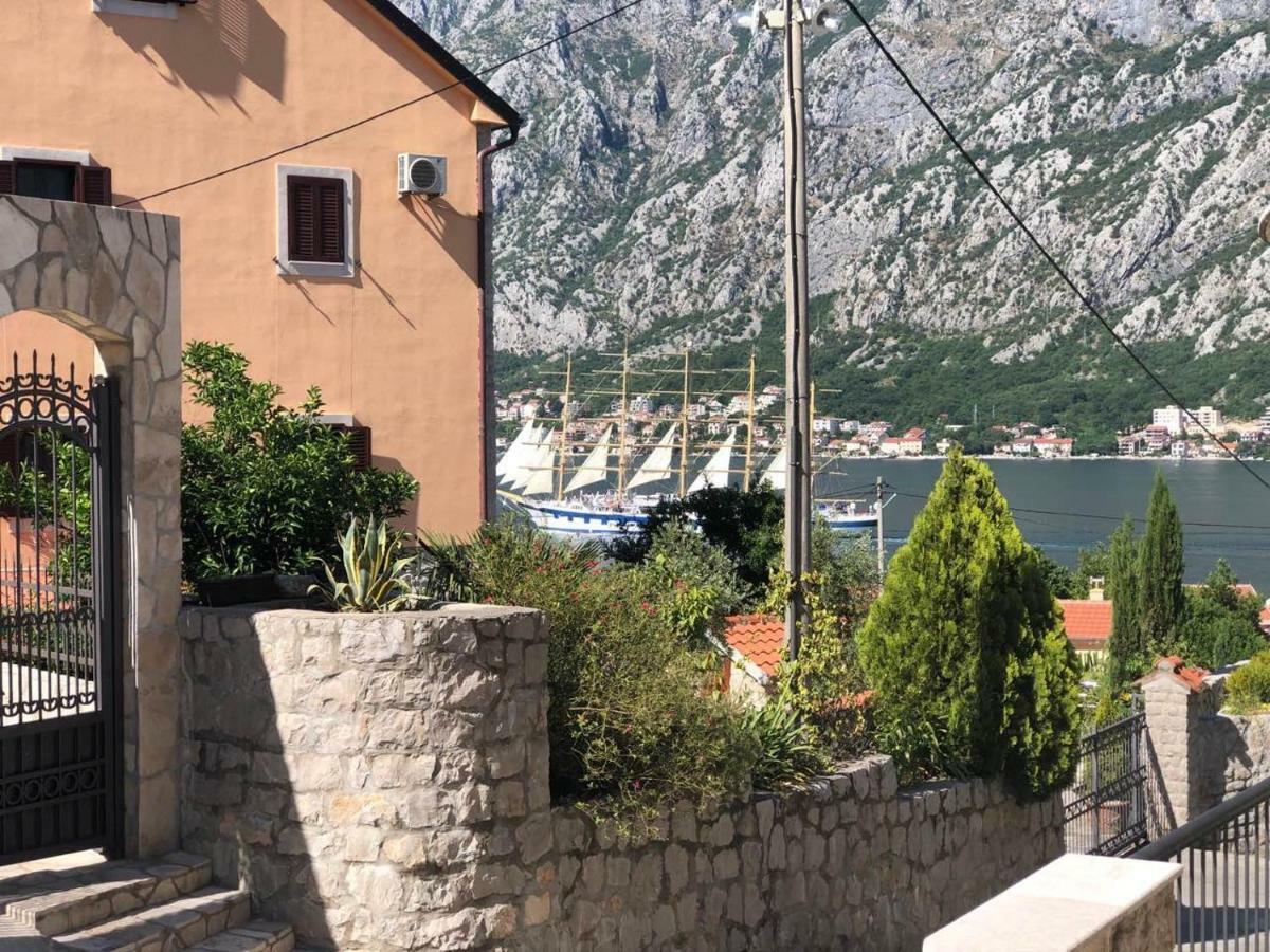 Apartmani Petrija Prčanj エクステリア 写真